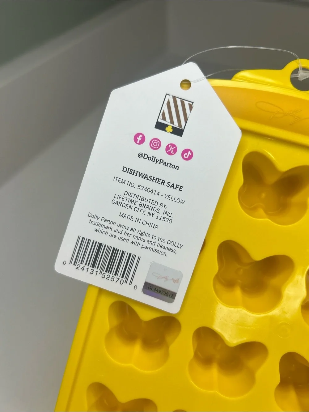 NWT Dolly Parton Yellow Butterfly Ice tray